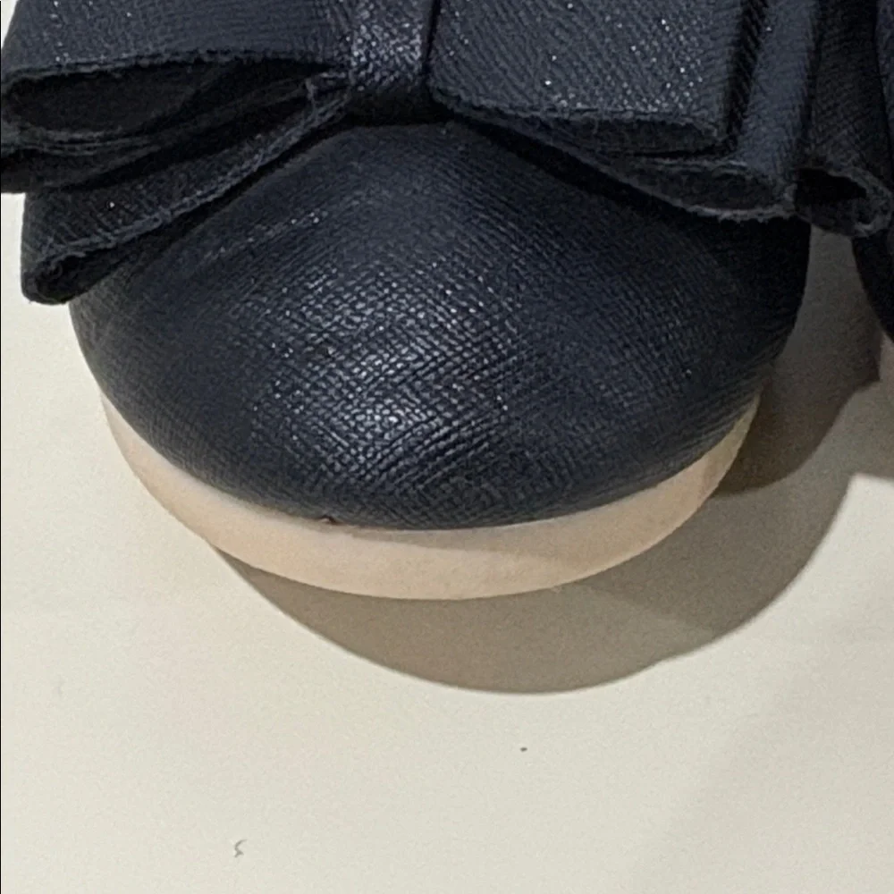 Pipperdoodles Lot of 2 Sparkly Black & Ivory Bow Girls Velcro Shoes Pip Squeak